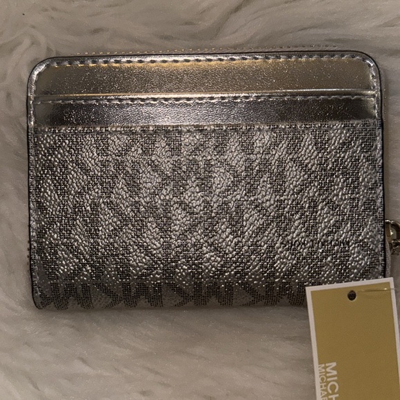 Michael Kors Jet Set Metallic Zip Around Wallet NWT - Picture 5 of 9